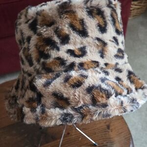 Leopard Print Faux Fur Bucket Hat for Women.